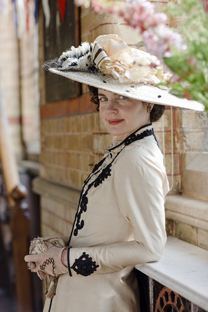 Downton Abbey - Episode 5 - Promo - Elizabeth McGovern
