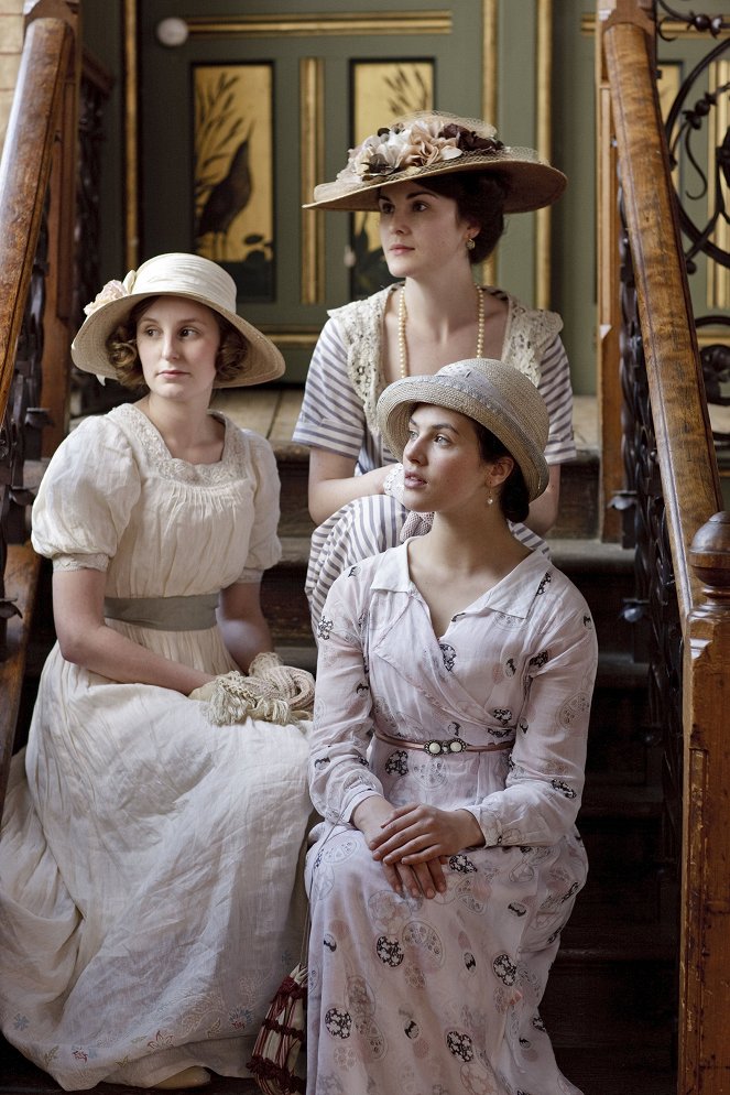 Downton Abbey - La Rumeur se propage - Promo - Laura Carmichael, Michelle Dockery, Jessica Brown Findlay