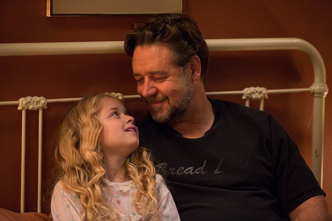Apák és lányaik - Filmfotók - Kylie Rogers, Russell Crowe