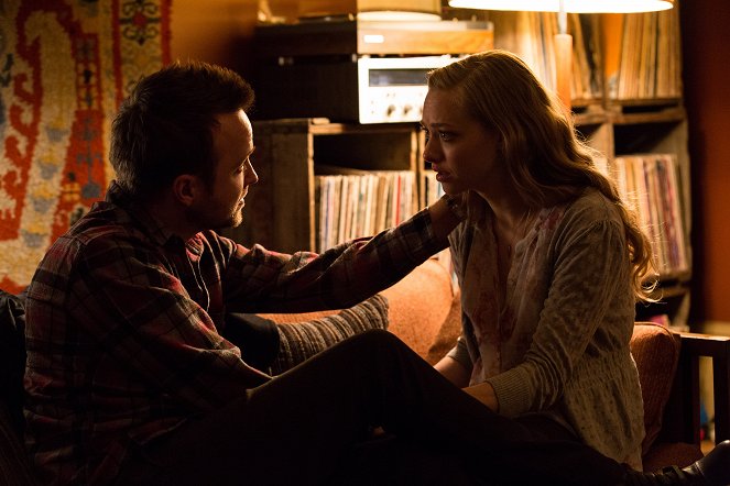 Fathers and Daughters - Photos - Aaron Paul, Amanda Seyfried