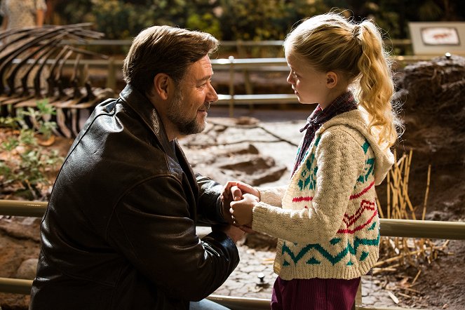 Ojcowie i córki - Z filmu - Russell Crowe, Kylie Rogers