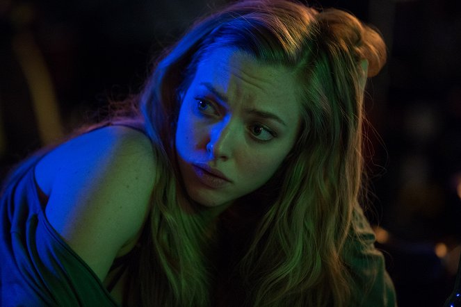 Fathers and Daughters - Photos - Amanda Seyfried