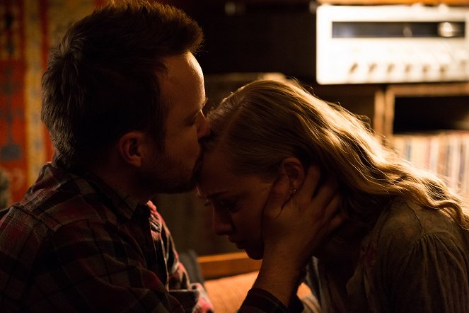 Fathers and Daughters - Photos - Aaron Paul, Amanda Seyfried