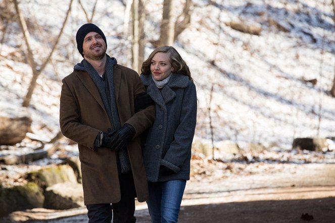 Fathers and Daughters - Photos - Aaron Paul, Amanda Seyfried