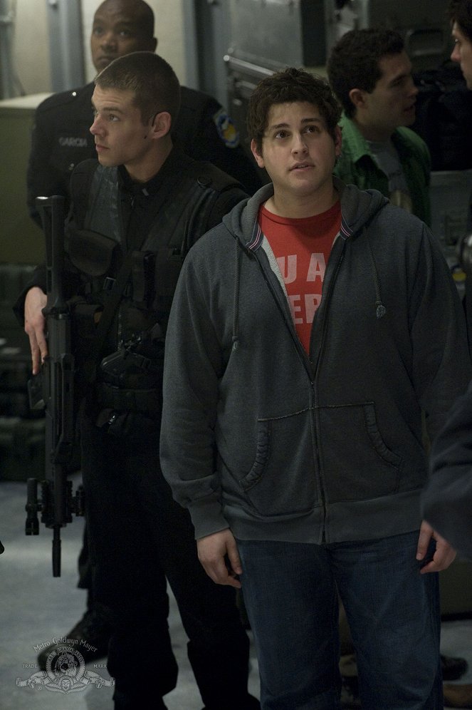 SGU Stargate Universe - Air: Part 1 - Do filme - Brian J. Smith, David Blue