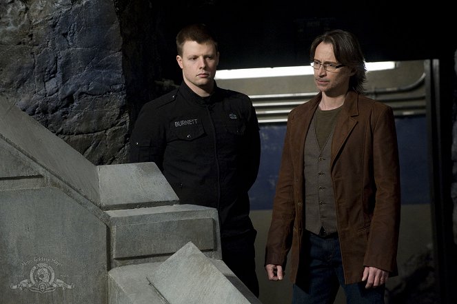 SGU Stargate Universe - Season 1 - Air: Part 1 - De la película - Robert Carlyle