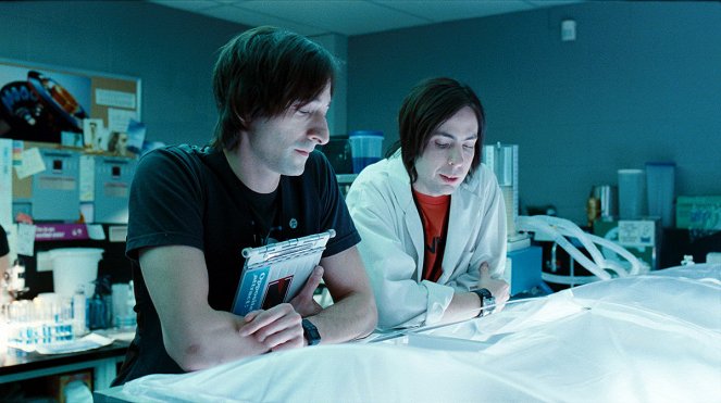 Splice: Experimento mortal - De la película - Adrien Brody, Brandon McGibbon