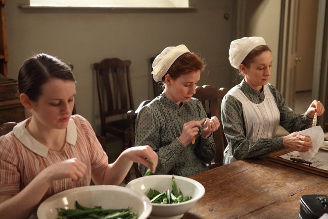 Downton Abbey - Season 2 - Episode 1 - Photos - Sophie McShera, Amy Nuttall, Joanne Froggatt