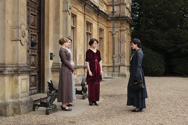 Downton Abbey - Kriegszeiten - Filmfotos - Laura Carmichael, Michelle Dockery, Elizabeth McGovern, Jessica Brown Findlay