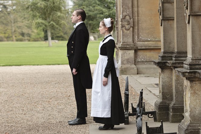 Downton Abbey - Season 2 - Episode 1 - Photos - Thomas Howes, Joanne Froggatt