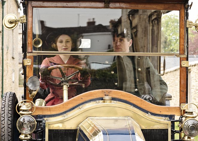 Downton Abbey - Season 2 - Episode 1 - Filmfotók - Laura Carmichael, Allen Leech