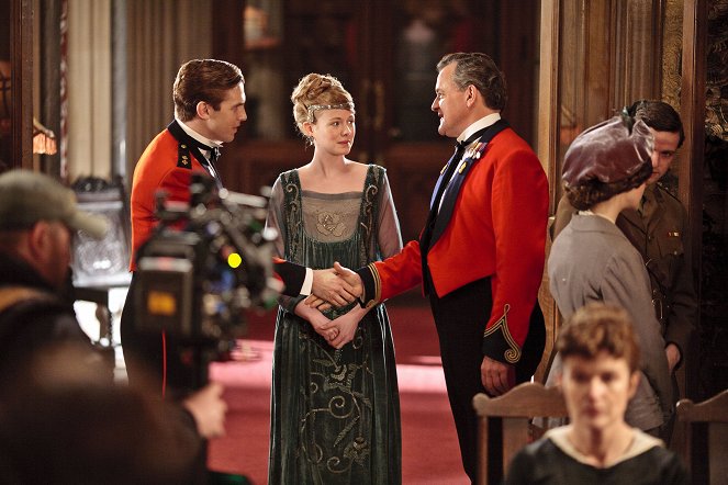Downton Abbey - Episode 1 - Forgatási fotók - Dan Stevens, Zoe Boyle, Hugh Bonneville