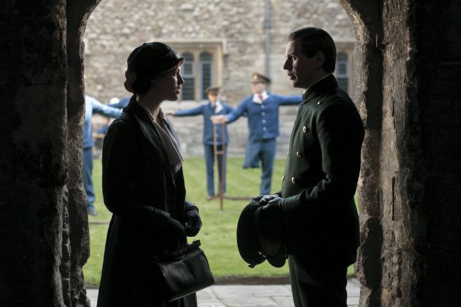 Downton Abbey - Episode 1 - Z filmu - Jessica Brown Findlay, Allen Leech