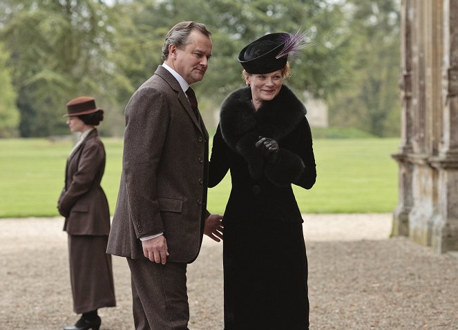 Downton Abbey - Episode 2 - Van film - Hugh Bonneville, Samantha Bond