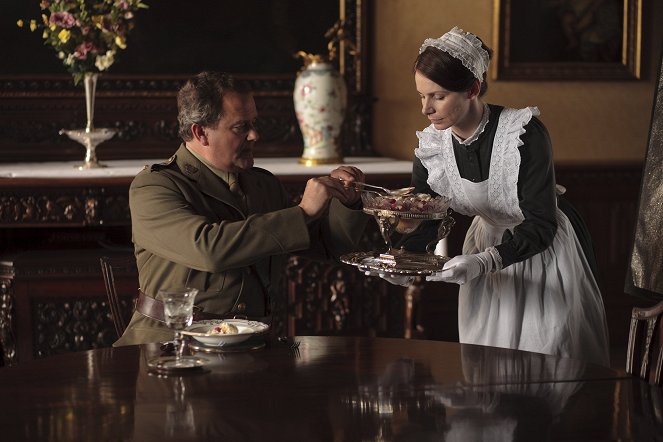 Downton Abbey - Episode 6 - Van film - Hugh Bonneville, Clare Calbraith