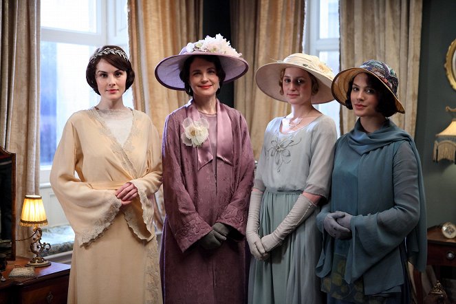 Downton Abbey - Season 3 - Episode 1 - Promóció fotók - Michelle Dockery, Elizabeth McGovern, Laura Carmichael, Jessica Brown Findlay