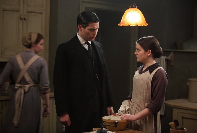 Downton Abbey - Season 3 - Episode 1 - Photos - Robert James-Collier, Sophie McShera