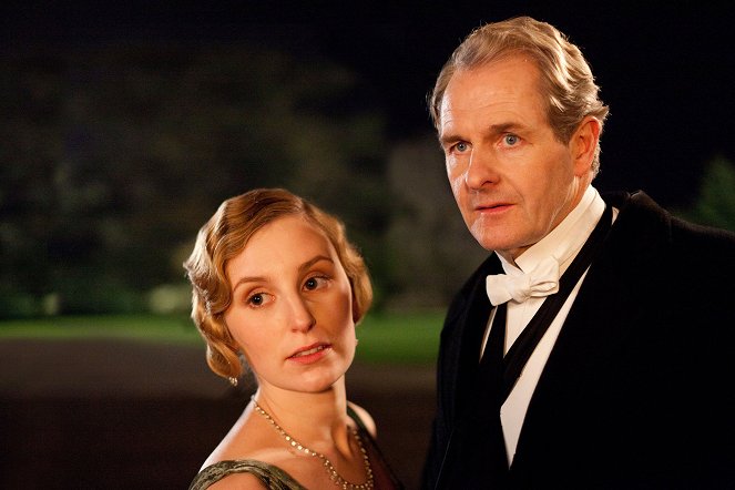 Downton Abbey - Episode 1 - Z filmu - Laura Carmichael, Robert Bathurst