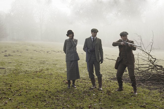Downton Abbey - Episode 1 - Van film - Michelle Dockery, Tom Cullen, Allen Leech