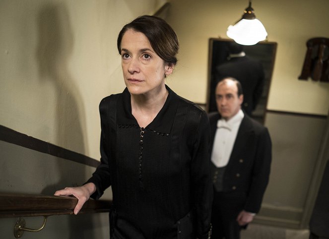 Downton Abbey - Season 5 - Episode 1 - Photos - Raquel Cassidy