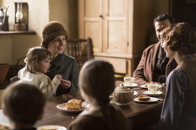Downton Abbey - Season 5 - Episode 1 - Filmfotók - Laura Carmichael