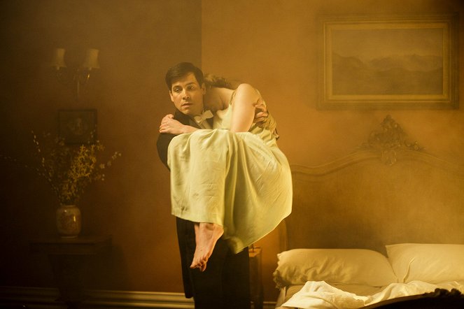 Panství Downton - Série 5 - Epizoda 1 - Z filmu - Robert James-Collier