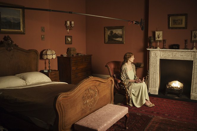 Downton Abbey - Episode 1 - Photos - Laura Carmichael