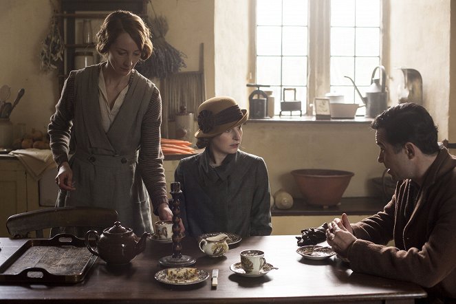 Downton Abbey - Episode 2 - Filmfotók - Emma Lowndes, Laura Carmichael, Andrew Scarborough