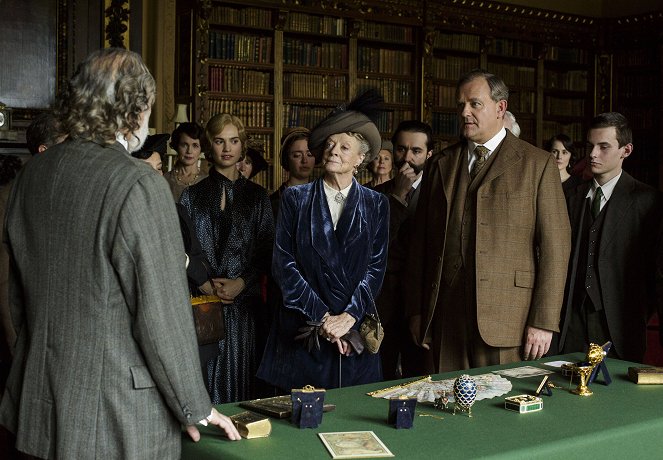 Downton Abbey - Episode 3 - Van film - Lily James, Maggie Smith, Hugh Bonneville