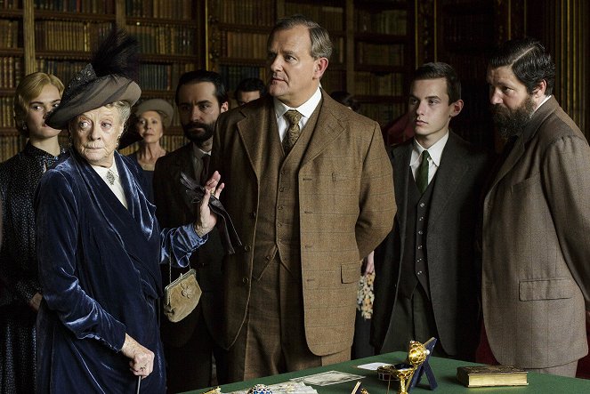 Downton Abbey - Episode 3 - De la película - Lily James, Maggie Smith, Hugh Bonneville