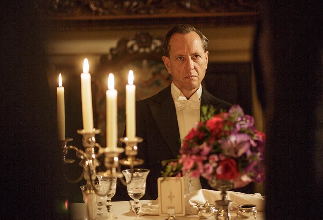 Downton Abbey - Episode 4 - Photos - Richard E. Grant