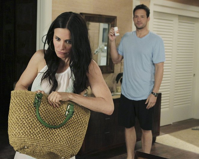 Cougar Town - Something Good Coming - Photos - Courteney Cox, Josh Hopkins
