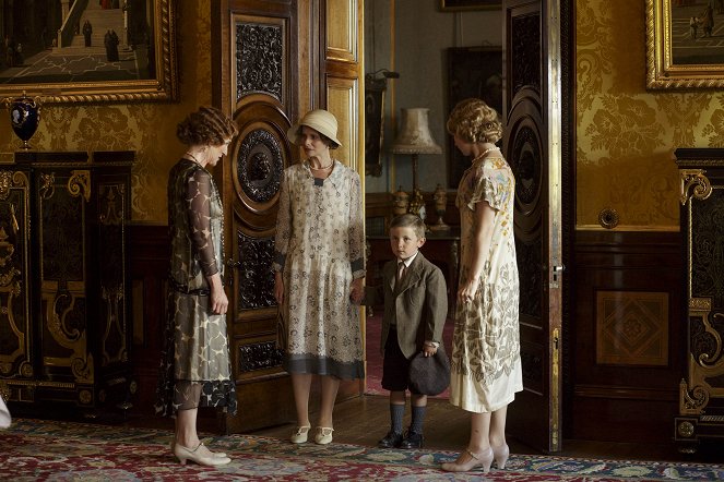 Downton Abbey - Weihnachten - Filmfotos - Penny Downie, Alice Patten