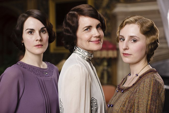 Downton Abbey - Season 4 - Episode 3 - Promóció fotók - Michelle Dockery, Elizabeth McGovern, Laura Carmichael