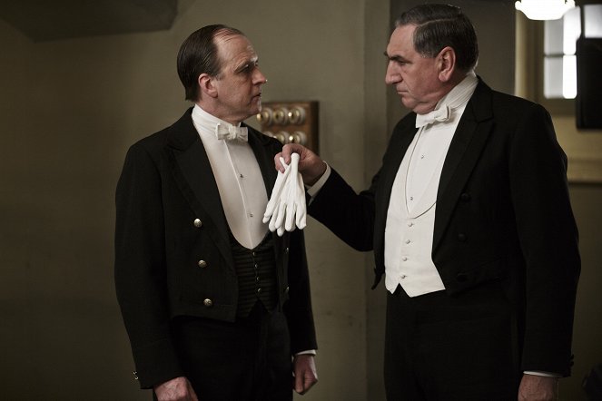Downton Abbey - Season 4 - Episode 3 - Photos - Kevin Doyle, Jim Carter