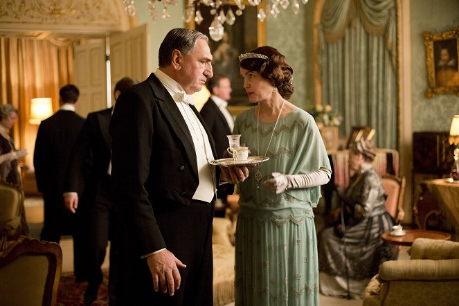 Downton Abbey - Episode 3 - Photos - Jim Carter, Elizabeth McGovern