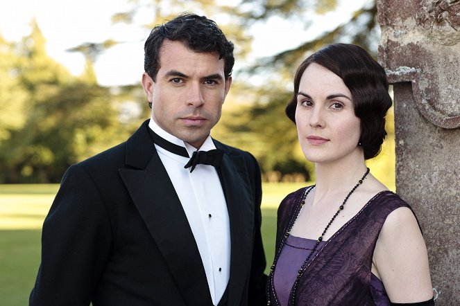 Downton Abbey - Season 4 - Matthews Brief - Werbefoto - Tom Cullen, Michelle Dockery
