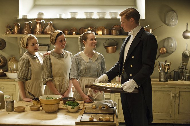 Downton Abbey - Episode 5 - Kuvat elokuvasta - Cara Theobold, Matt Milne