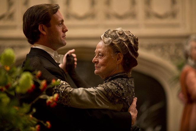 Downton Abbey - Episode 6 - Photos - Brendan Patricks, Maggie Smith