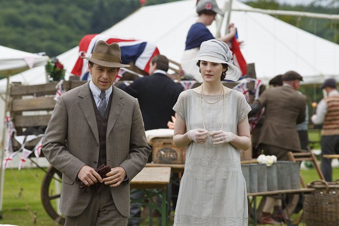 Downton Abbey - Season 4 - Episode 8 - Van film - Julian Ovenden, Michelle Dockery