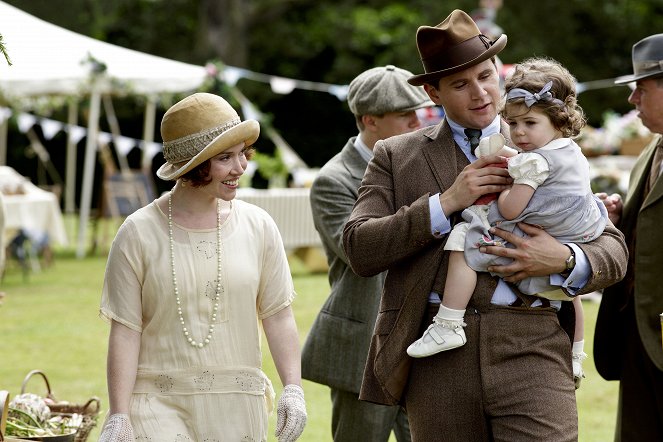 Downton Abbey - Season 4 - Episode 8 - Photos - Daisy Lewis, Allen Leech