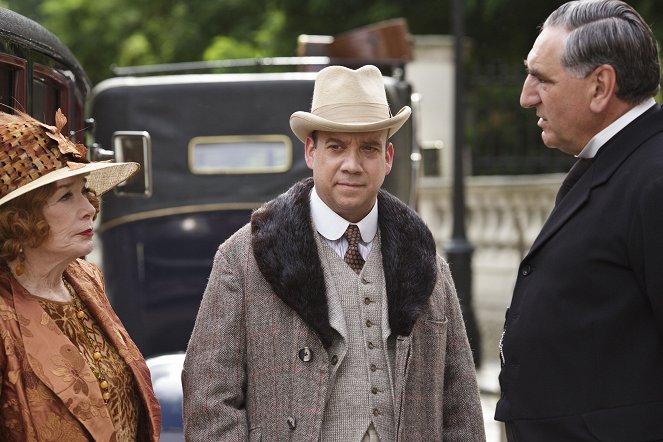 Downton Abbey - A londoni szezon - Filmfotók - Shirley MacLaine, Paul Giamatti, Jim Carter