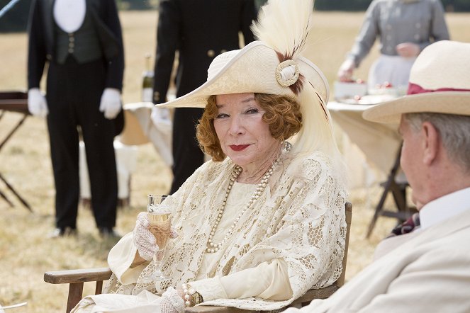 Downton Abbey - Besuch aus Amerika - Filmfotos - Shirley MacLaine