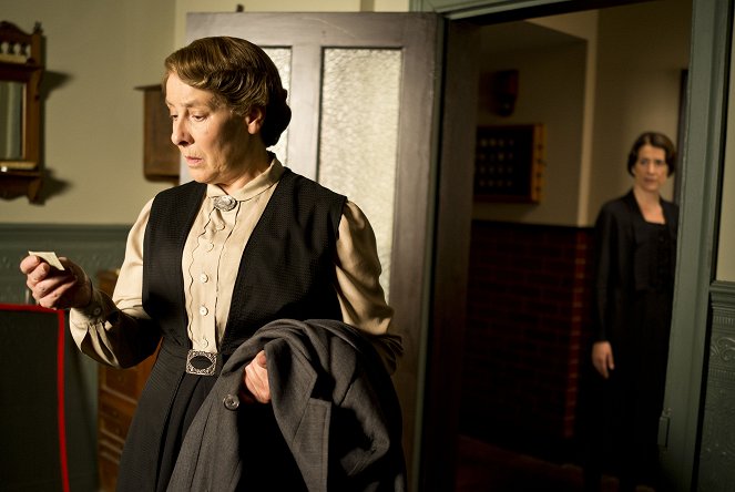 Downton Abbey - Season 4 - The London Season - Photos - Phyllis Logan