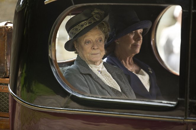 Downton Abbey - Season 4 - The London Season - Photos - Maggie Smith