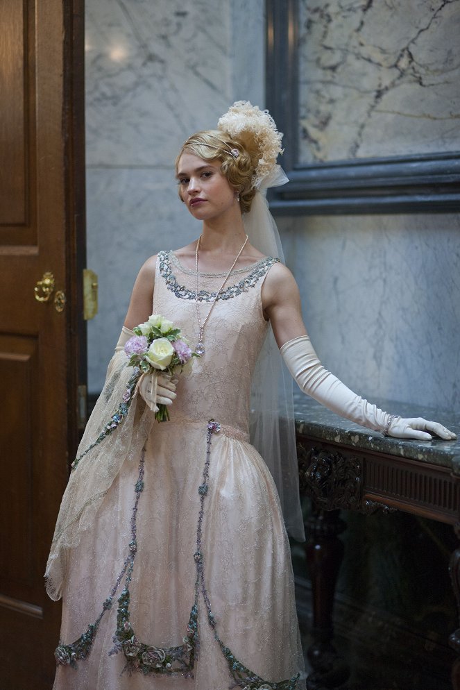 Downton Abbey - Season 4 - A londoni szezon - Promóció fotók - Lily James