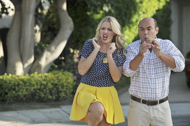 Cougar Town - Season 3 - A Mind with a Heart of Its Own - Photos - Busy Philipps, Ian Gomez
