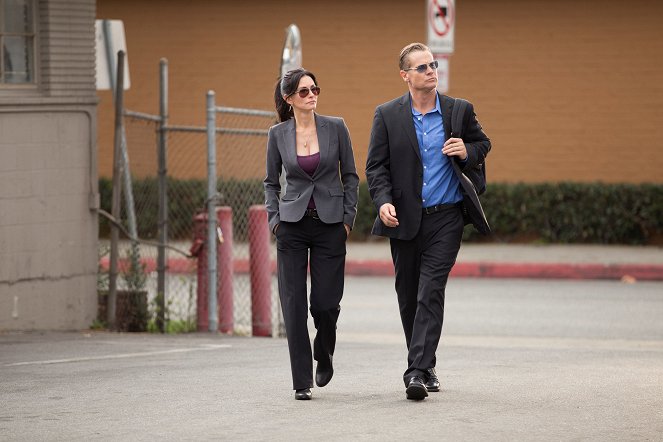 Cougar Town - Season 5 - Refugee - Photos - Courteney Cox, Brian Van Holt