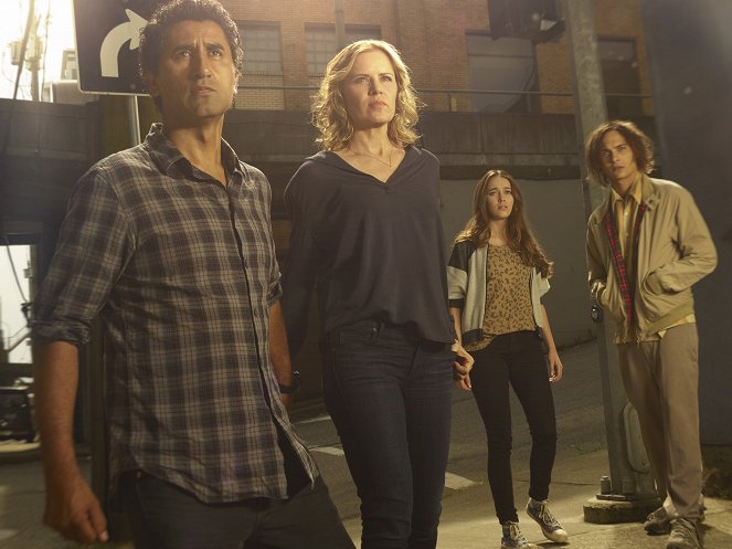Fear the Walking Dead - Season 1 - Werbefoto - Cliff Curtis, Kim Dickens, Alycia Debnam-Carey, Frank Dillane
