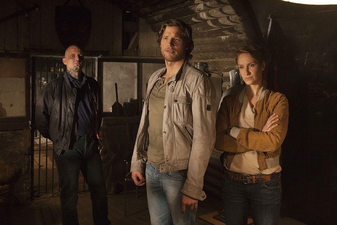 Countdown - Die Jagd beginnt - Season 3 - Rache - Van film - Sebastian Ströbel, Chiara Schoras